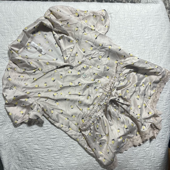 FLORA NIKROOS -Selena Printed Notch Set - Picture 1 of 3